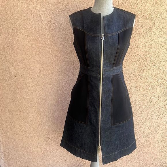 - Diane Von Furstenberg denim 2 tone sleeveless dress size 8 EUC - Picture 1 of 9